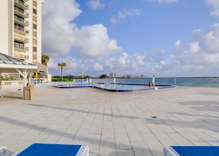 Ferienhaus Dolphin & Manatee Viewing From 15th Floor & Pool!